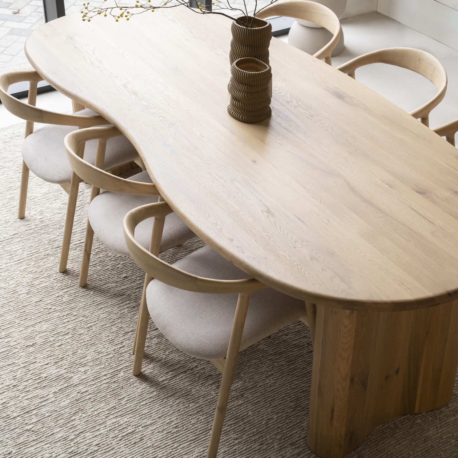 Welke By-Boo stoelen passen perfect bij een Japandi eettafel? | Lovethat.nl