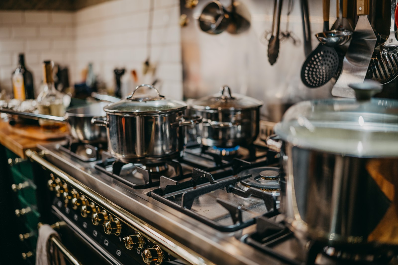 Pannen op een gasfornuis in de keuken