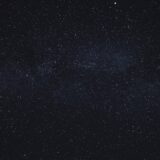 Sterrenhemel met astrologische symboliek