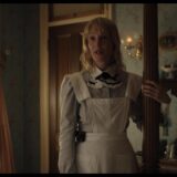 Scene uit de Netflix-serie Monster: The Lizzie Borden Story in het victoriaanse huis in Fall River