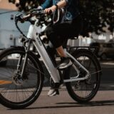 Elektrische fiets in de stad