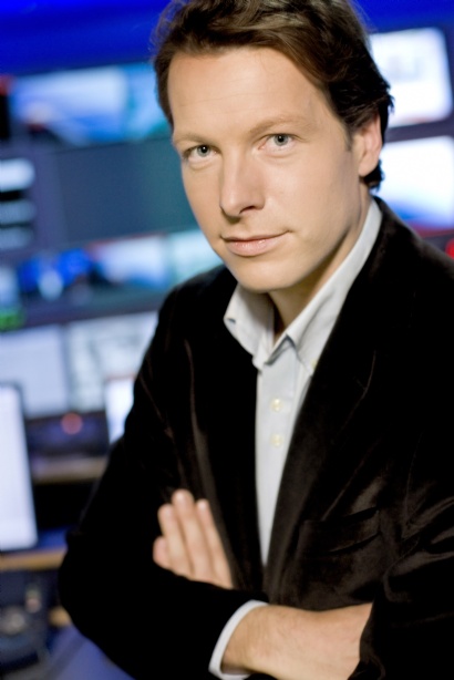 Herman van der Zandt in 2007 in de nieuwsstudio van de NOS