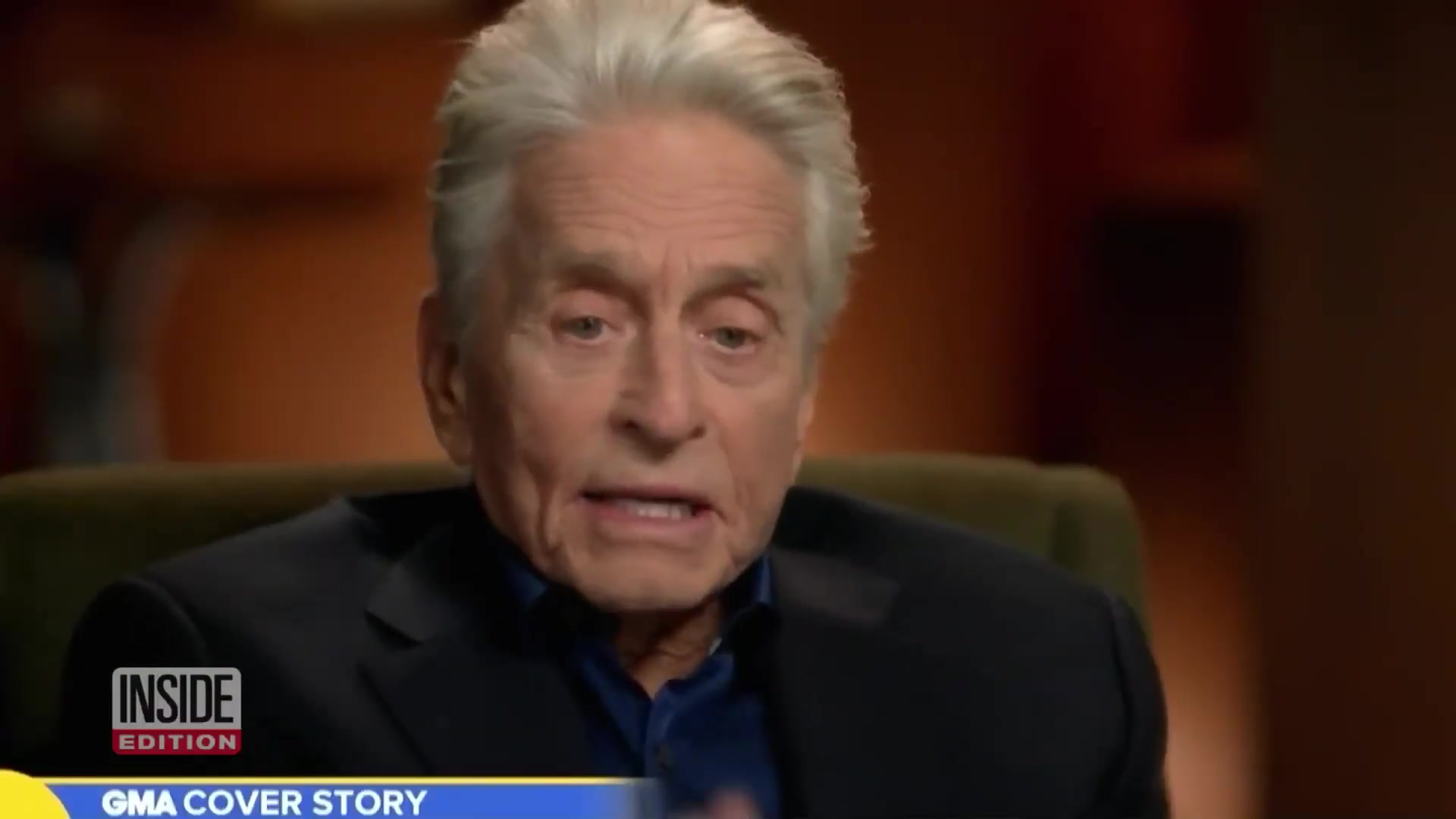 Michael Douglas tijdens een televisie-interview over zijn memoires