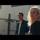 Sylvia Hoeks met lang blond haar als Anna Nicole Smith in een scène uit de trailer van Hurricanna