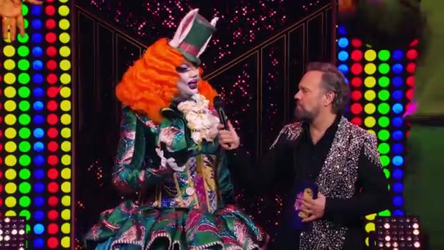 Haasje Bepje met Carlo Boszhard op het podium van Make Up Your Mind