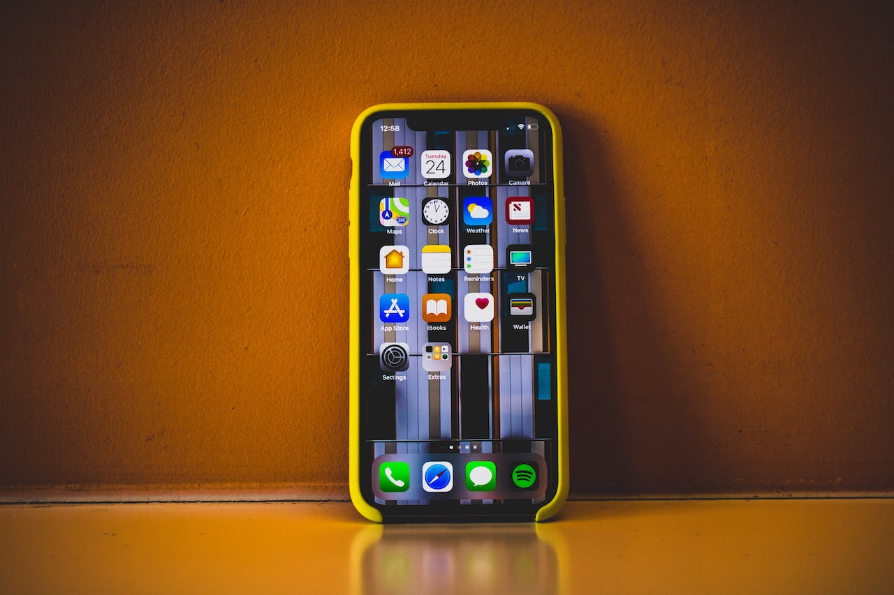 Dit zijn 4 telefoon tips om geld te besparen!