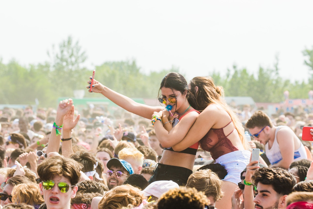 De beste festival brillen voor deze zomer