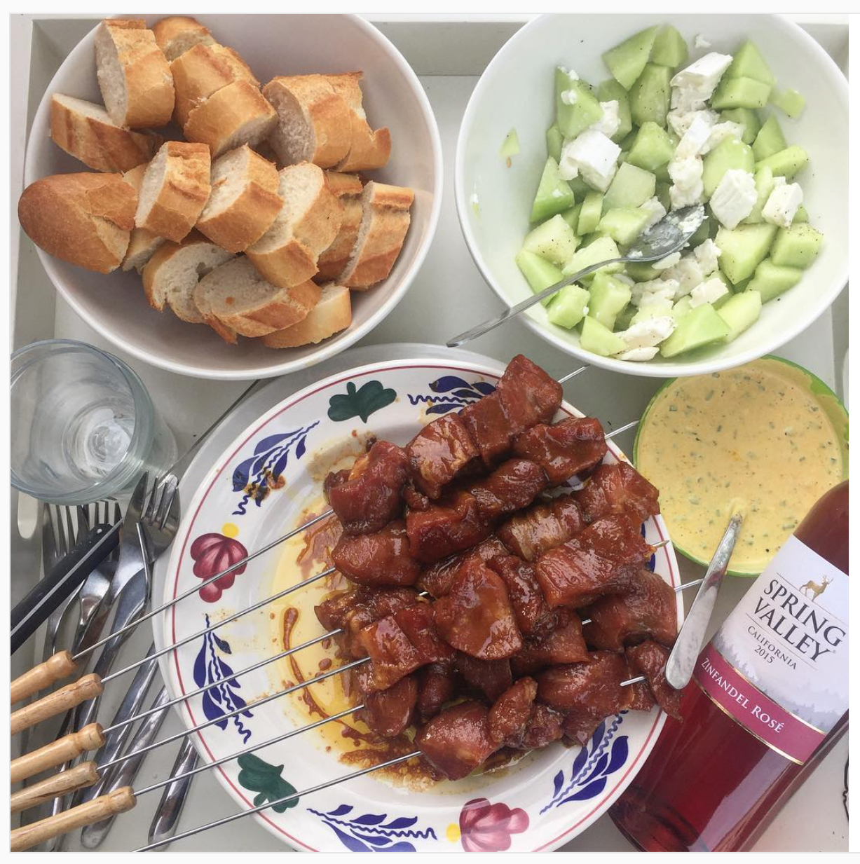 satemarinade, kerriesaus, meloensalade